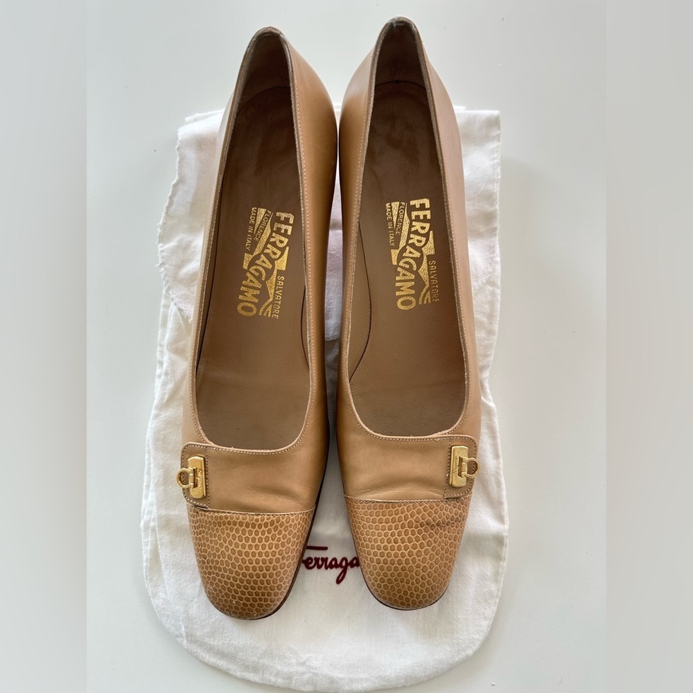 Salvatore Ferragamo Leather Cap Toe Pump Heel Shoes Size 9.5 - Picture 2 of 10